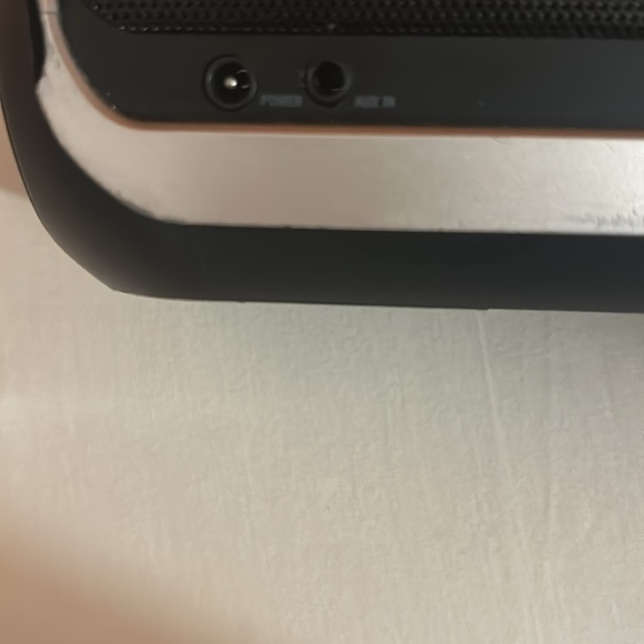 JBL Flip Wireless Portable Speaker - Picture 4 of 6